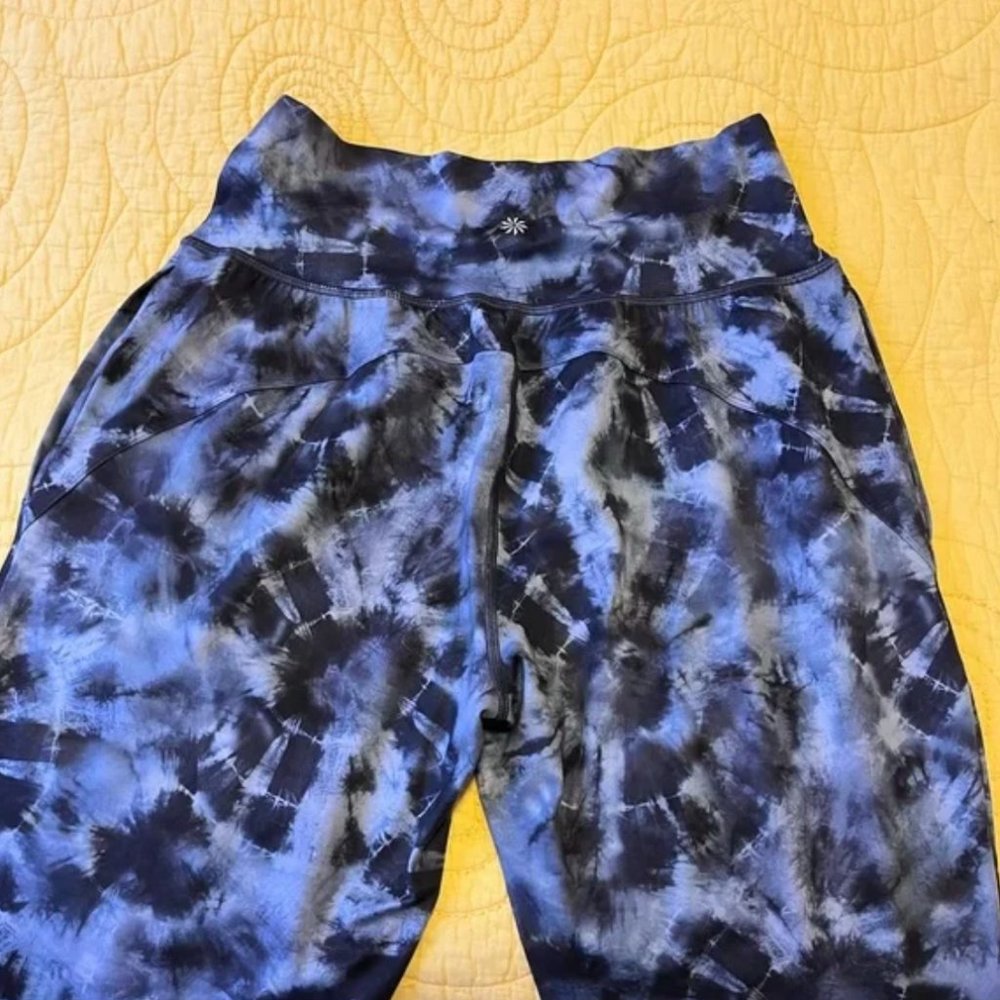 NWOT Athleta Salutation Printed Jogger Calypso Navy Size Small